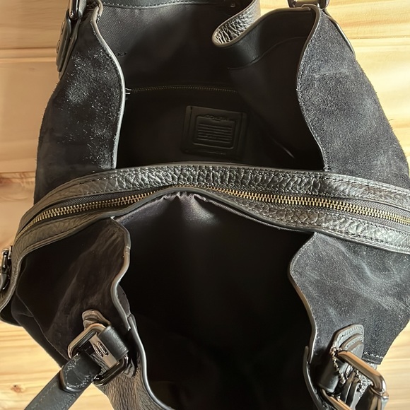 DESIGNER: Coach mixed leather Edie bag - Picture 9 of 17